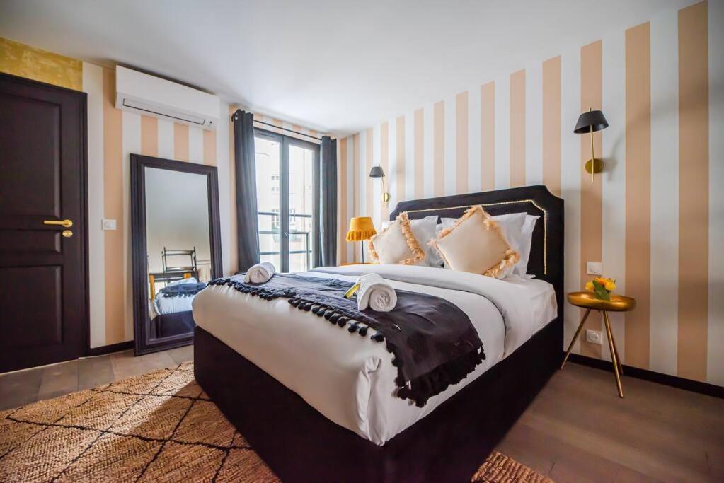 Monsieur Montmartre - Moulin Rouge Residence Paris Bagian luar foto